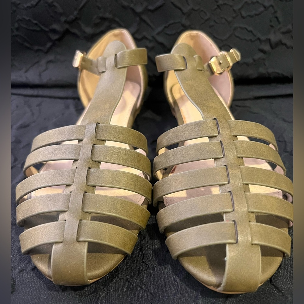 Paprika Olive Green Caged flats